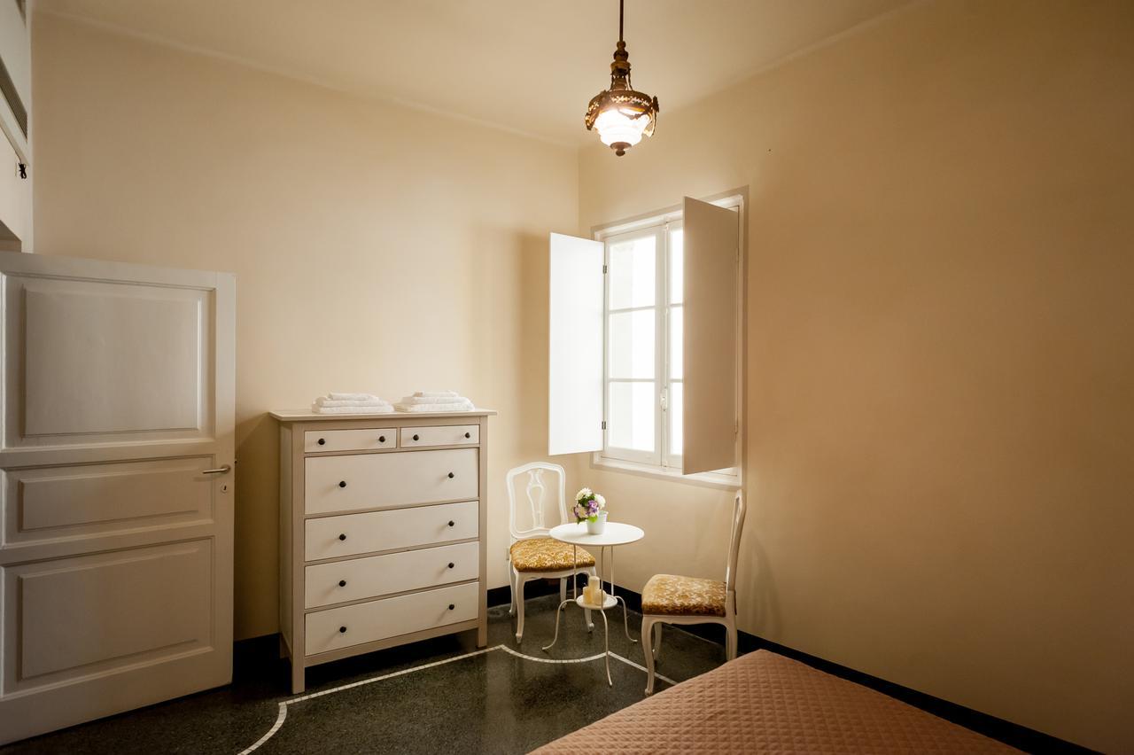 Old Genoa Rooms & Apartments ภายนอก รูปภาพ